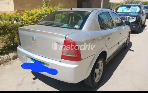 اوبل أسترا 2005 أبيض مستعملة للبيع - 1