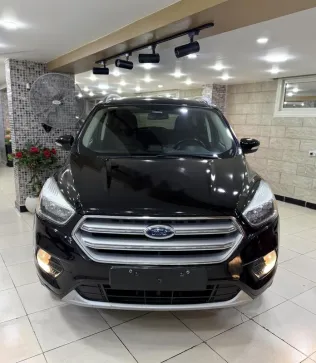 فورد كوجا 2017 أسود مستعملة للبيع