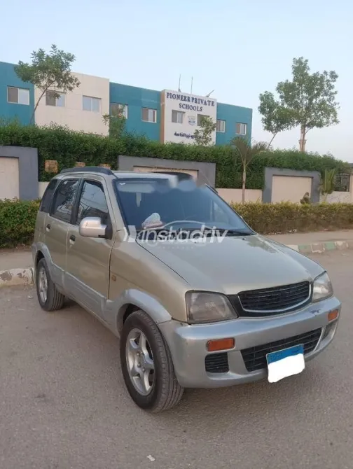 دايهاتسو تيريوس 1999 ذهبي مستعملة للبيع - 2