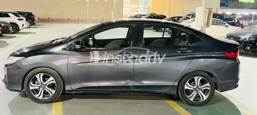 Honda City 2016 White Used for Sale - 3