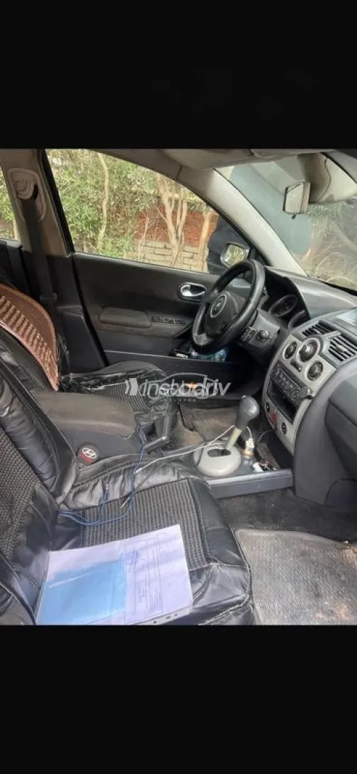 رينو ميجان 2006 أسود مستعملة للبيع - 2