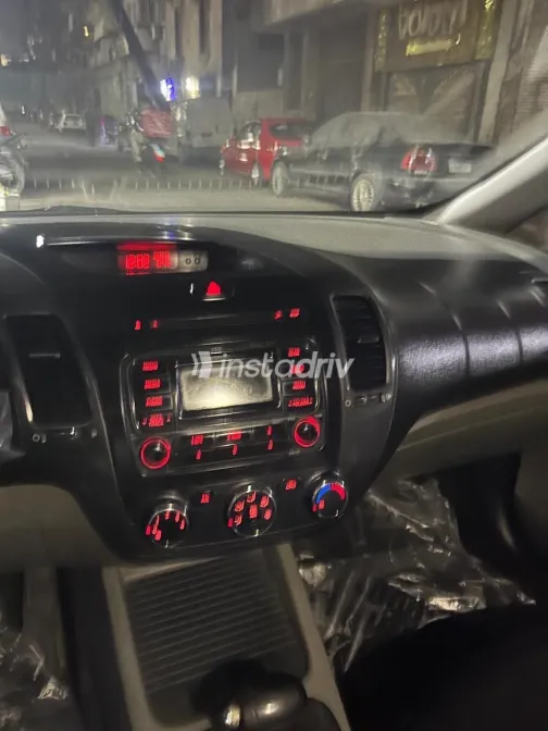 Kia Cerato 2016 White Used for Sale - 1