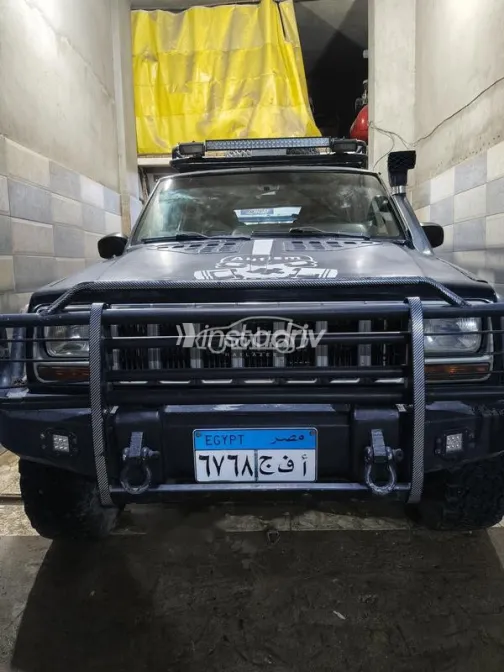 جيب شيروكي 2002 أسود مستعملة للبيع - 4