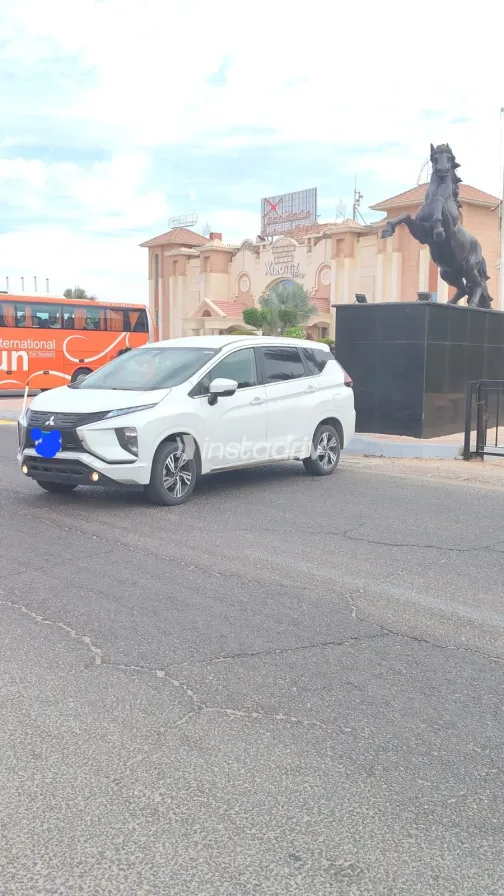 ميتسوبيشي اكسباندر 2022 أبيض مستعملة للبيع - 2