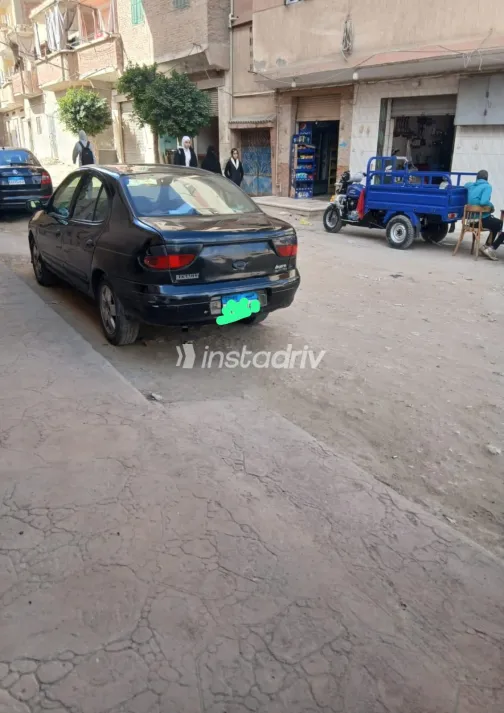 Renault Megane 1999 White Used for Sale - 6