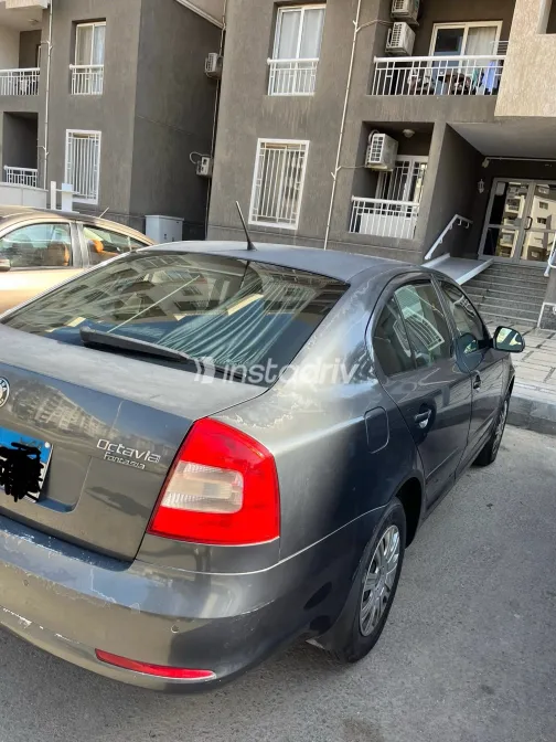 Skoda Octavia 2011 White Used for Sale - 5