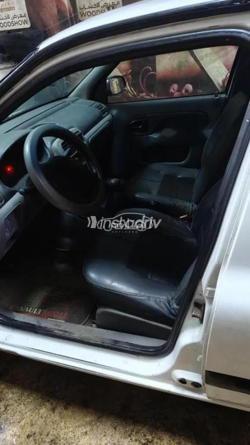 رينو كليو 2001 أبيض مستعملة للبيع - 3