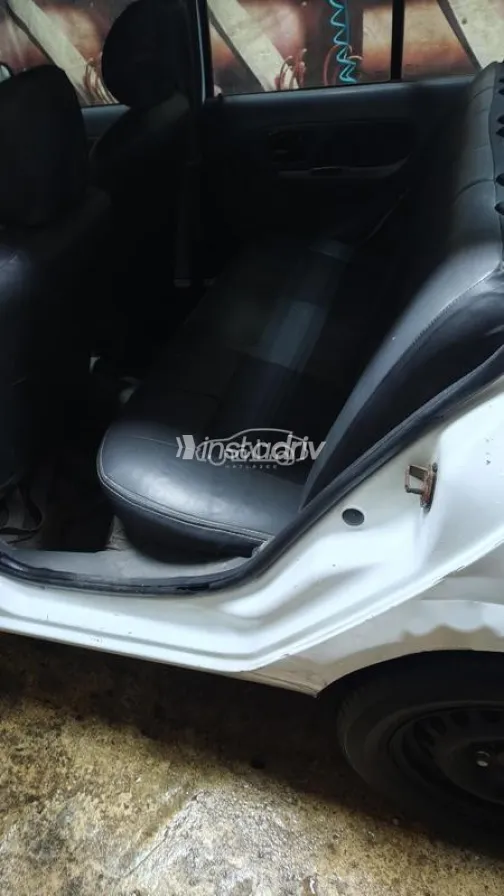 رينو كليو 2001 أبيض مستعملة للبيع - 4