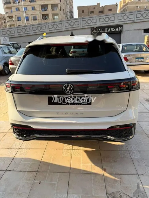 Volkswagen Tiguan 2024 White Used for Sale - 5