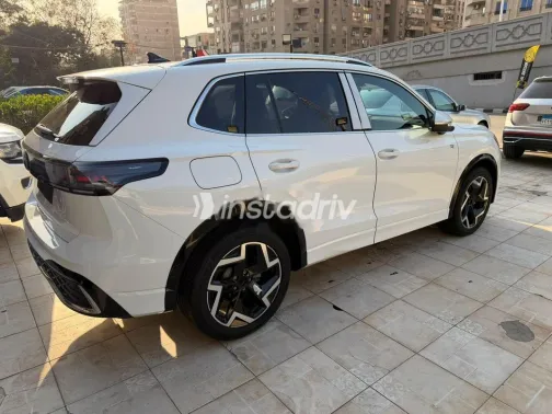 Volkswagen Tiguan 2024 White Used for Sale - 8