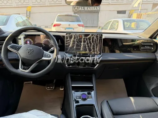 Volkswagen Tiguan 2024 White Used for Sale - 9