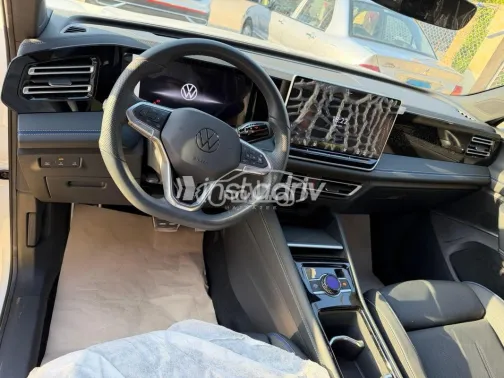 Volkswagen Tiguan 2024 White Used for Sale - 10