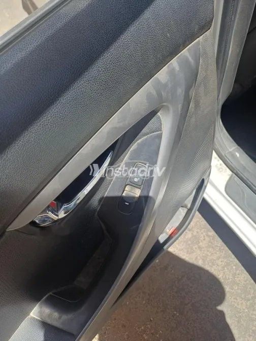 Hyundai Avante 2011 White Used for Sale - 8