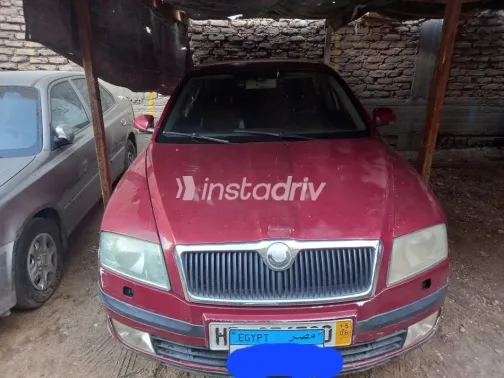 سكودا اوكتافيا A5 2005 أحمر غامق مستعملة للبيع - 1