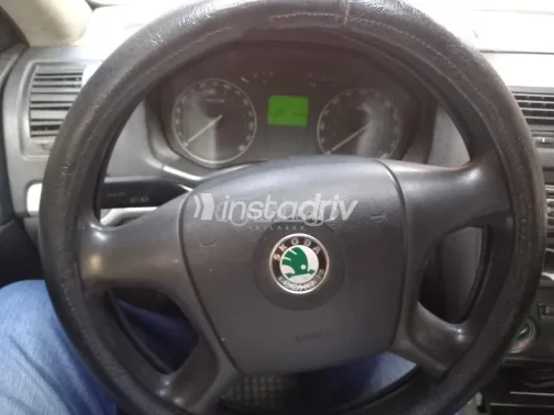 سكودا اوكتافيا A5 2005 أحمر غامق مستعملة للبيع - 5