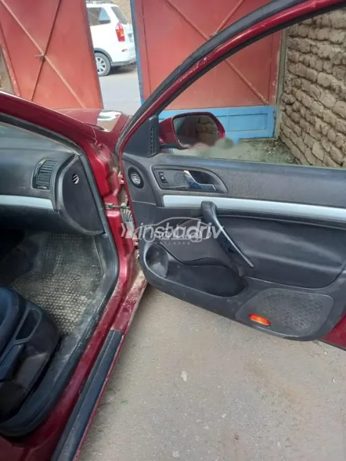 سكودا اوكتافيا A5 2005 أحمر غامق مستعملة للبيع - 6