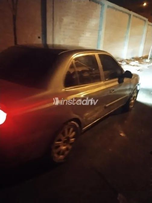 هيونداي فيرنا 2007 أزرق غامق مستعملة للبيع - 3