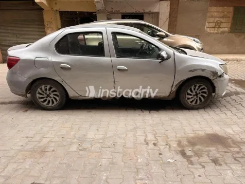 Renault Logan 2015 Silver Used for Sale - 3