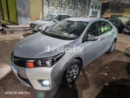 تويوتا كورولا 2016 رمادي مستعملة للبيع - 2