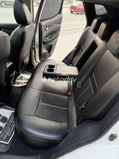 نيسان قشقاي 2015 أبيض مستعملة للبيع - 9