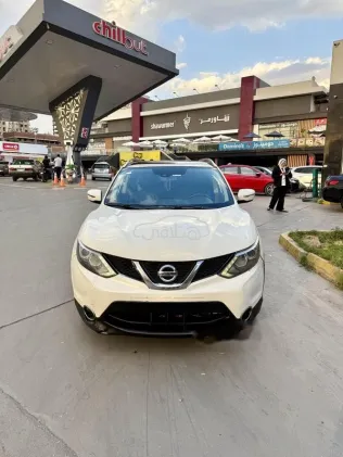 نيسان قشقاي 2015 أبيض مستعملة للبيع