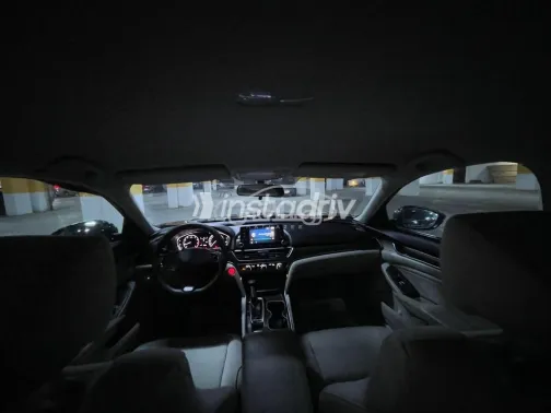 هوندا أكورد 2021 أزرق غامق مستعملة للبيع - 1