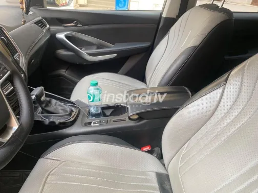 Chevrolet Captiva 2025 White Used for Sale - 6