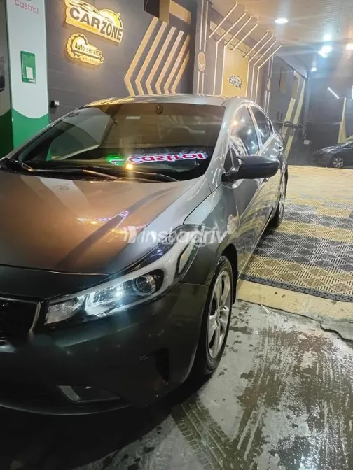 Kia Cerato 2018 White Used for Sale - 2