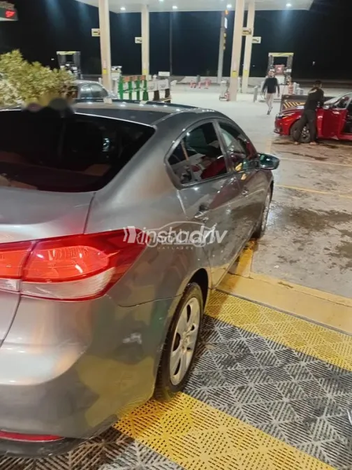 Kia Cerato 2018 White Used for Sale - 3