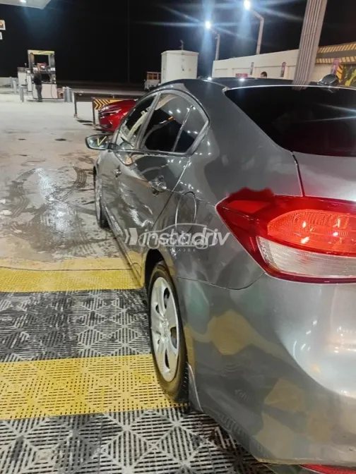 Kia Cerato 2018 White Used for Sale - 8