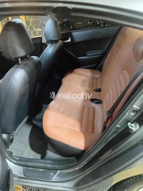 Kia Cerato 2018 White Used for Sale - 9