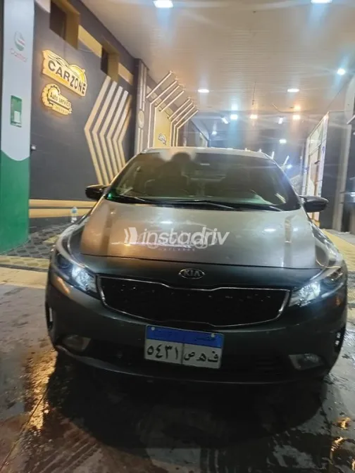 Kia Cerato 2018 White Used for Sale - 10