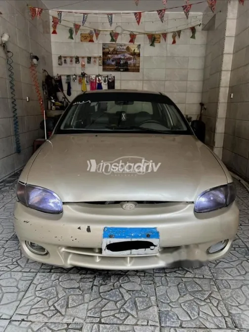 Hyundai Accent 1999 Gold Used for Sale - 1