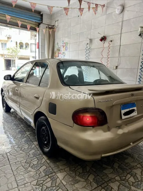 Hyundai Accent 1999 Gold Used for Sale - 2