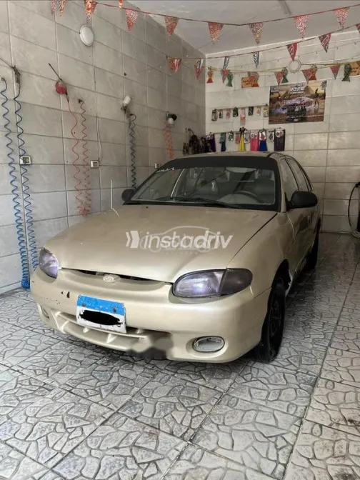 Hyundai Accent 1999 Gold Used for Sale - 3