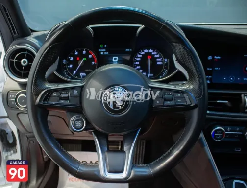 Alfa Romeo Giulia 2022 White Used for Sale - 10