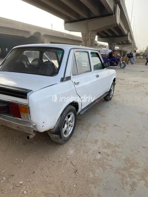 فيات 128 1990 أبيض مستعملة للبيع - 1