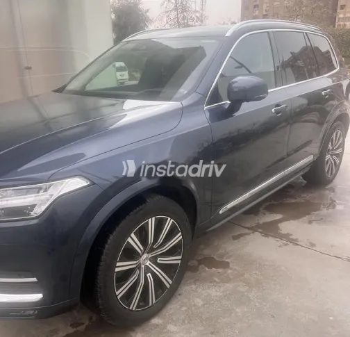 فولفو XC90 2020 أزرق غامق مستعملة للبيع - 3