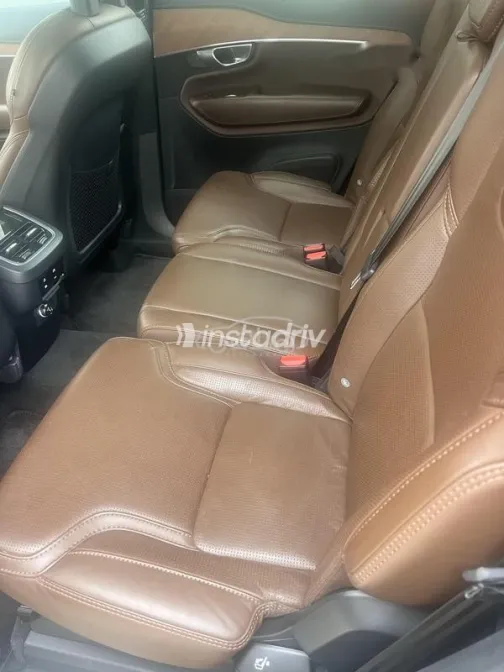 فولفو XC90 2020 أزرق غامق مستعملة للبيع - 6