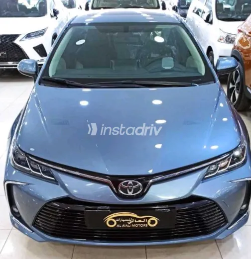 تويوتا كورولا 2020 أبيض مستعملة للبيع - 1