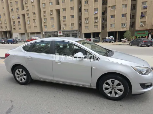 اوبل أسترا 2020 أبيض مستعملة للبيع - 3