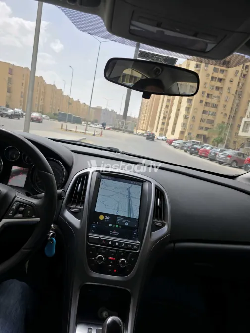 اوبل أسترا 2020 أبيض مستعملة للبيع - 4