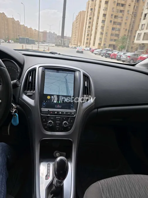 اوبل أسترا 2020 أبيض مستعملة للبيع - 5