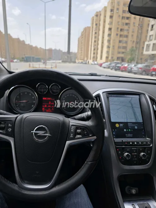 اوبل أسترا 2020 أبيض مستعملة للبيع - 6