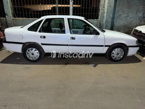 اوبل فيكترا 1996 أبيض مستعملة للبيع - 1