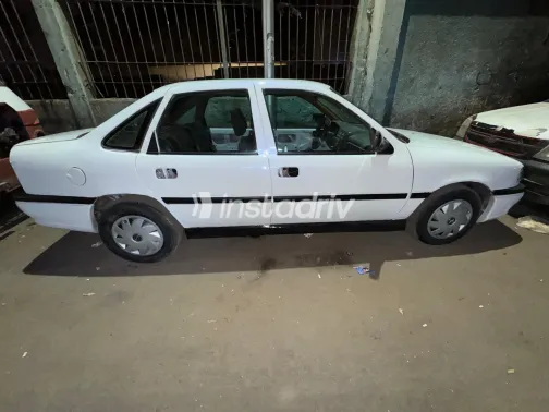 اوبل فيكترا 1996 أبيض مستعملة للبيع - 2