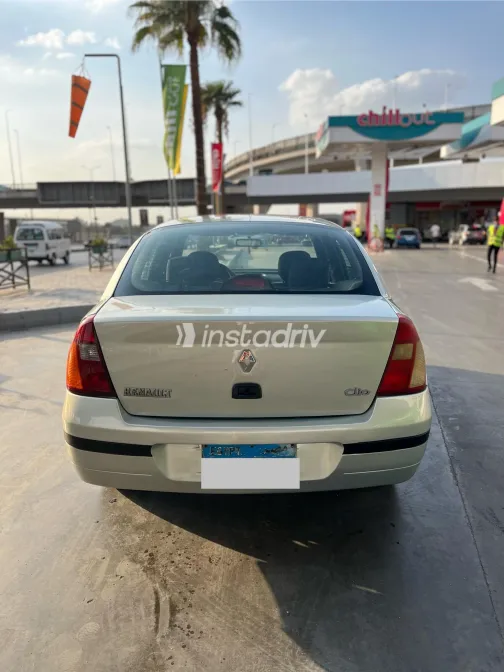 رينو كليو 2001 أبيض مستعملة للبيع - 10