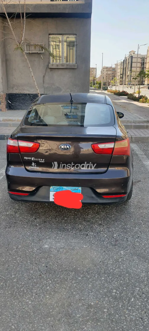 كيا ريو 2016 أبيض مستعملة للبيع - 2