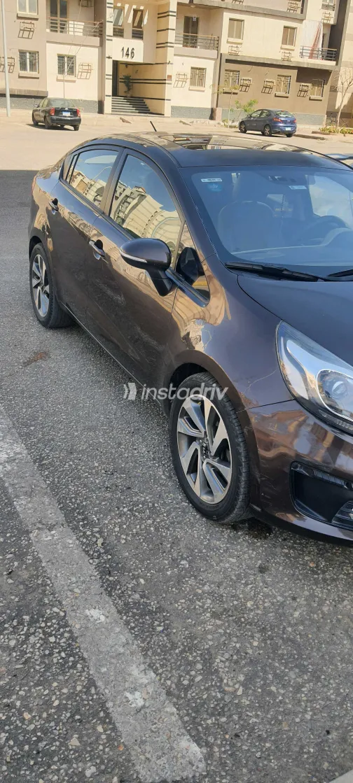 كيا ريو 2016 أبيض مستعملة للبيع - 4