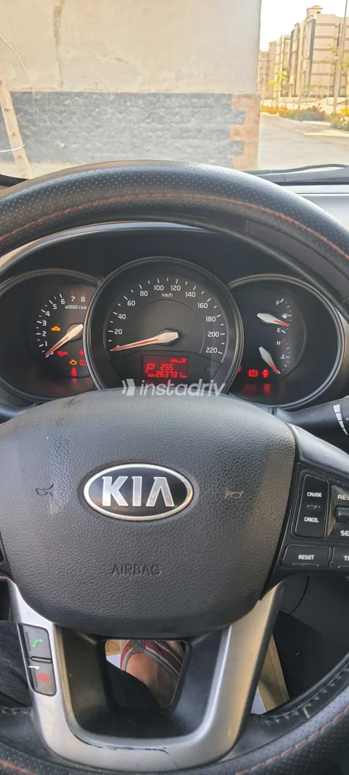 كيا ريو 2016 أبيض مستعملة للبيع - 5